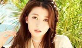 爆料乔欣上学戴牙套视频,青春校园照中意外现戴牙套细节